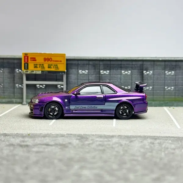 Diecast Nissan SKYLINE GT-R R34 Z-TUNE 1/64 Scale Model - Image 4