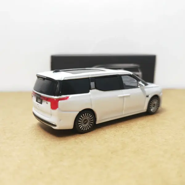 1:64 Scale ZEEKR 009 Alloy Car Model Collectible - Image 5
