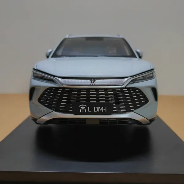 Diecast 1:18 BYD Song L DM-i Model Car Collectible - Image 3