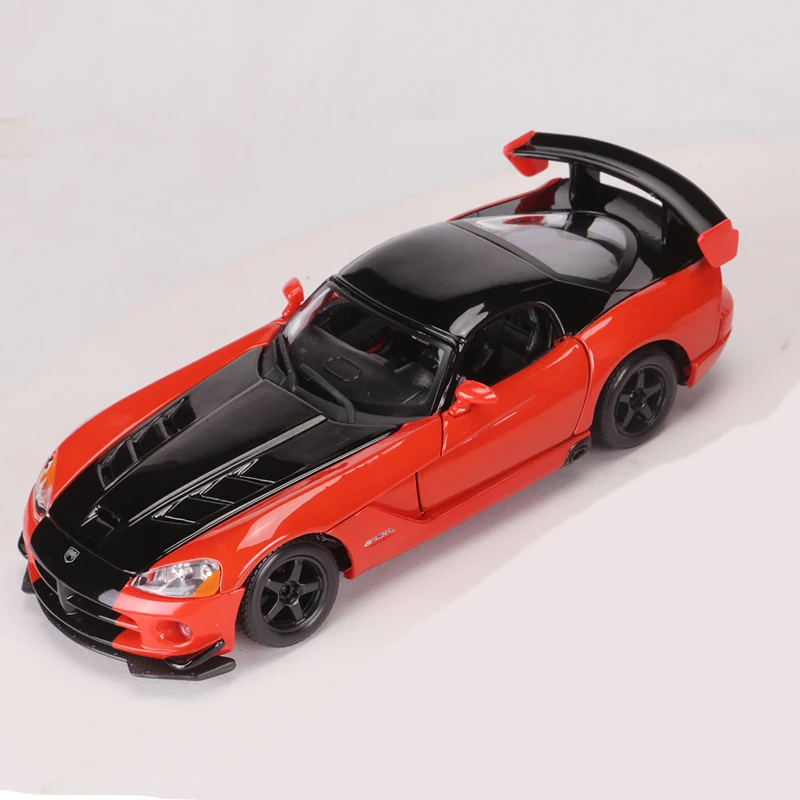 Burago 1:24 Dodge Viper SRT 10 ACR Model Car 6 Burago 1:24 Dodge Viper SRT 10 ACR Model Car - Image 6