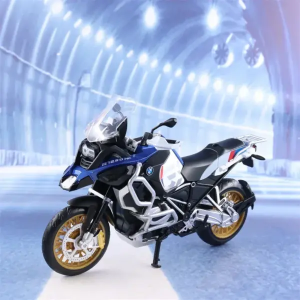 1:12 BMW R1250 GS Diecast Motorcycle Model - Image 7