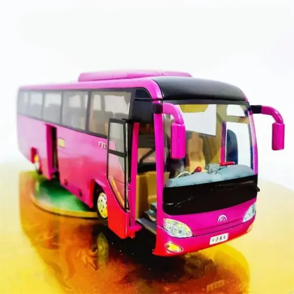 Yutong ZK6120H Alloy Bus Model 1:42 Static Decor - Image 2