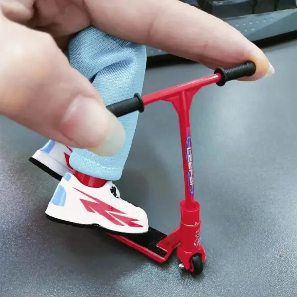 Finger Skateboard Mini Skate Park Ramp Set QTG-15 - Image 4