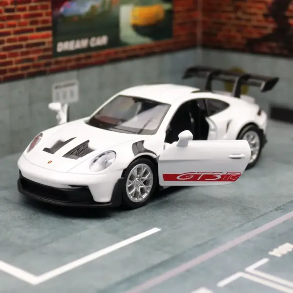 1:36 Porsche 911 GT3 RS Diecast Scale Model - Image 5