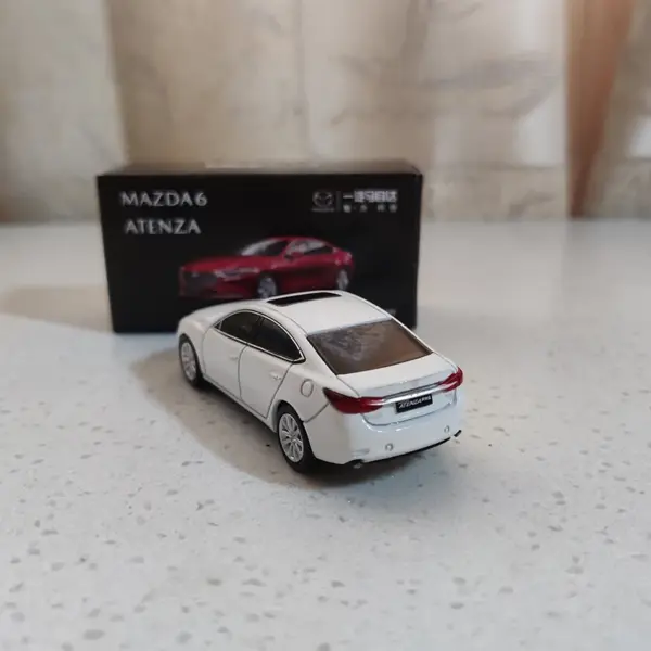 JERREN 2020 Diecast 1:64 Alloy Car Model - Image 3