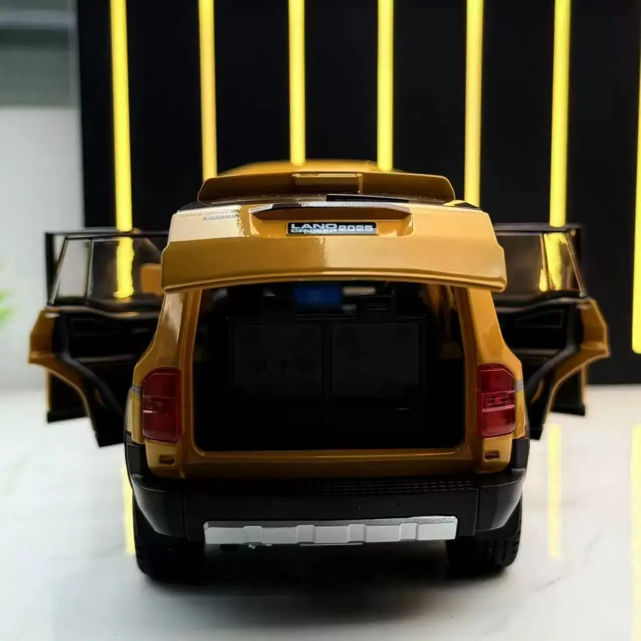 1/24 Toyota Land Cruiser PRADO Alloy Model 4 1/24 Toyota Land Cruiser PRADO Alloy Model - Image 4