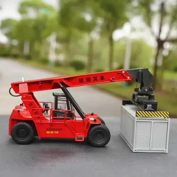 Diecast Hangzhou Forklift Container Crane Model - Image 3