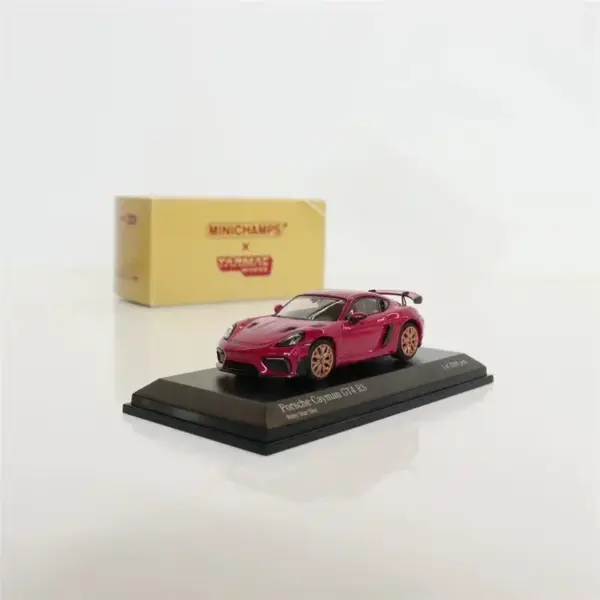 Minichamps Porsche 911 (992) GT3 RS Alloy Model Car - Image 22