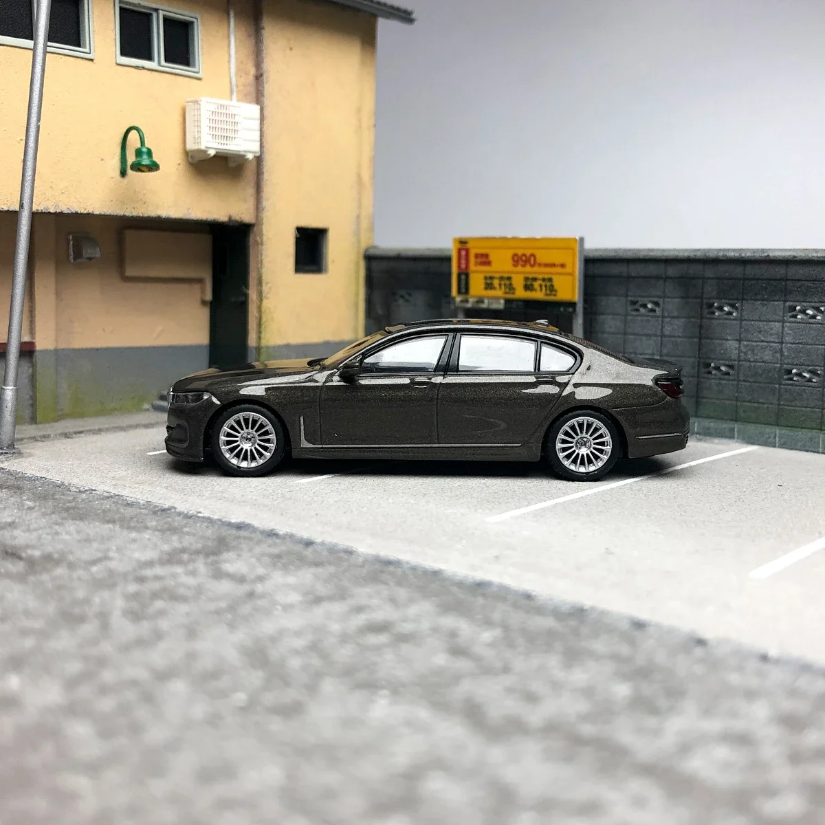 BMW 750Li B7 Alpina 1:64 Scale Alloy Model 5 BMW 750Li B7 Alpina 1:64 Scale Alloy Model - Image 5