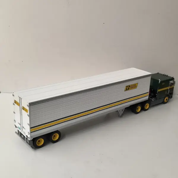 IXO 1:43 Scale INTERNATIONAL Trailer Truck Model - Image 4