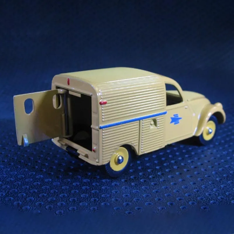 Citroen 2CV Alloy Car Model Collectible Ornament 4 Citroen 2CV Alloy Car Model Collectible Ornament - Image 4