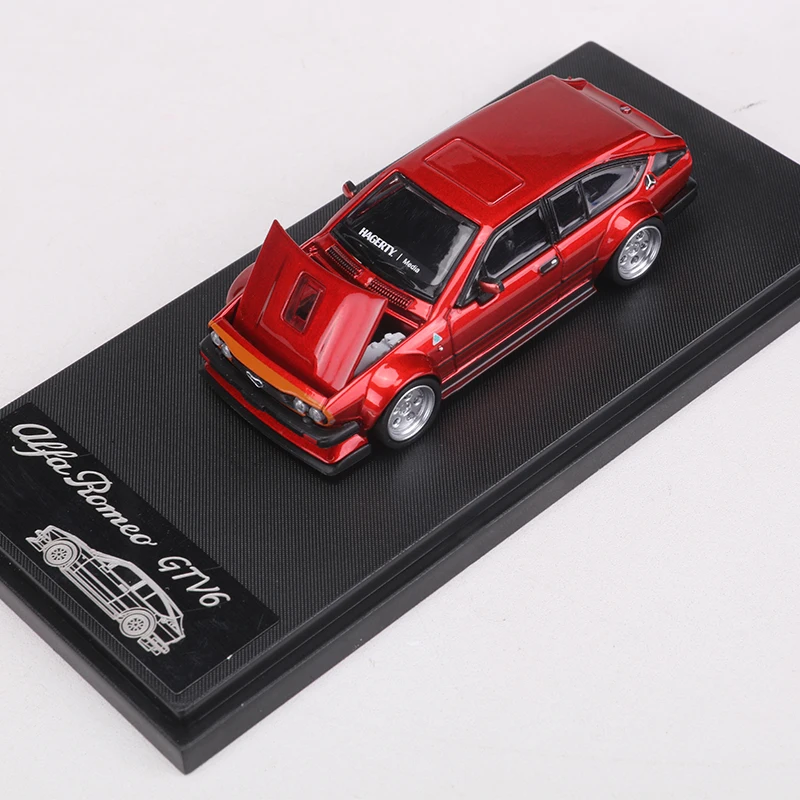 1:64 Romeo GTV6 Alloy Model Car with Opening Hood 7 1:64 Romeo GTV6 Alloy Model Car with Opening Hood - Image 7