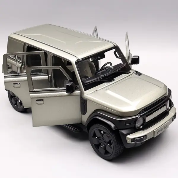 iCAR V23 1:18 Alloy Vehicle Model for Display - Image 2