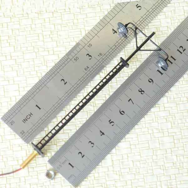 4-Piece HO Scale LED Yard Light Set - Image 4