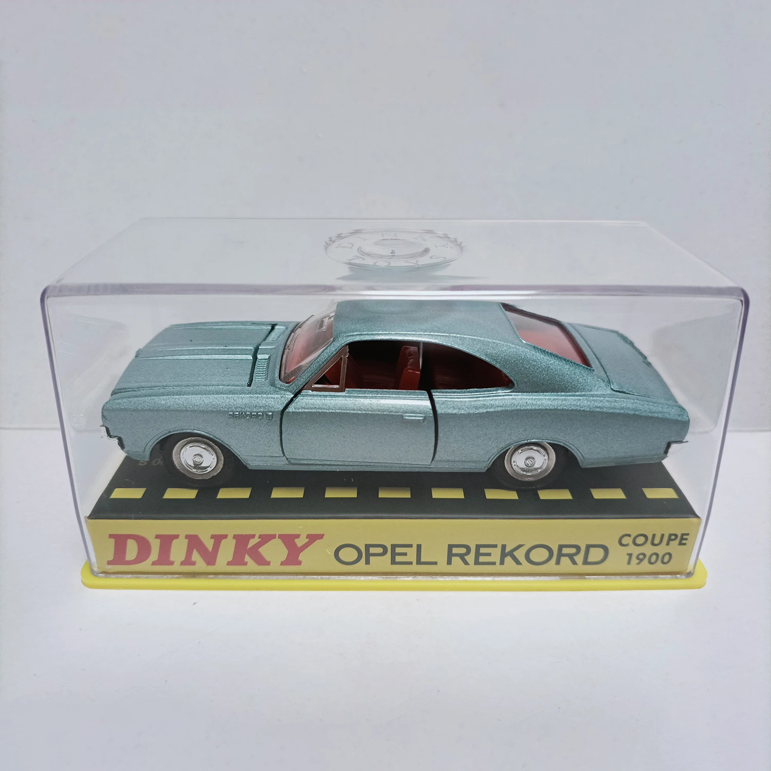 Dinky 1:43 Opel Rekord Coupe Diecast Model 5 Dinky 1:43 Opel Rekord Coupe Diecast Model - Image 5