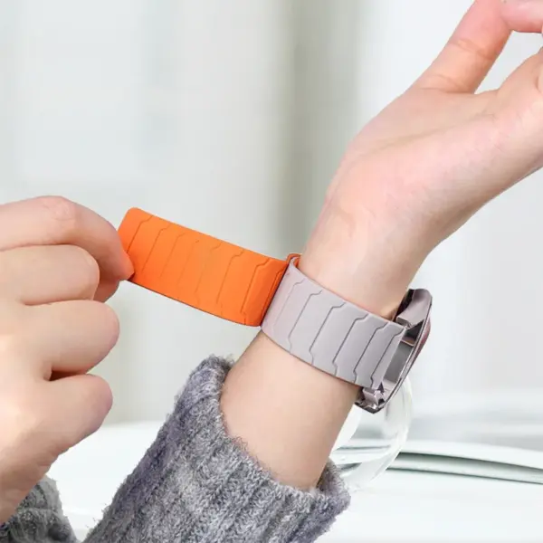 22mm Silicone Magnetic Watch Band for Galaxy Watch 7 - Image 6