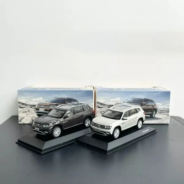 JERREN 1:43 Scale Diecast TERAMONT Car Model - Image 2