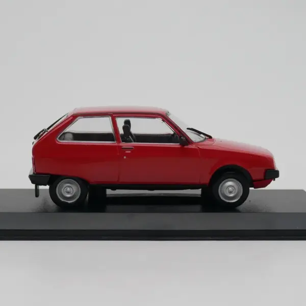Ixo 1:43 Diecast Car Model OLTCIT CLUB - Image 3