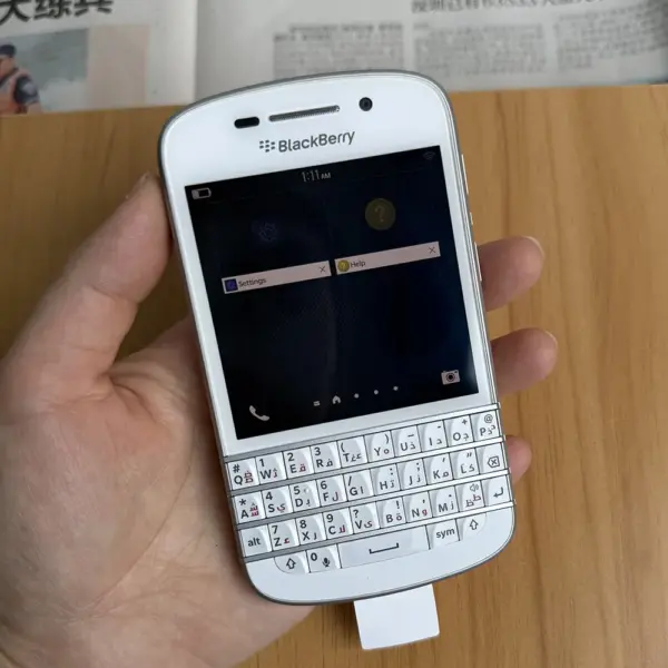 BlackBerry Q10 Vintage Cellphone with QWERTY Keyboard - Image 7