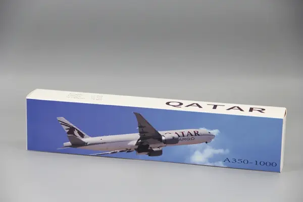1:200 Scale Qatar A350-1000 Airplane Model - Image 6