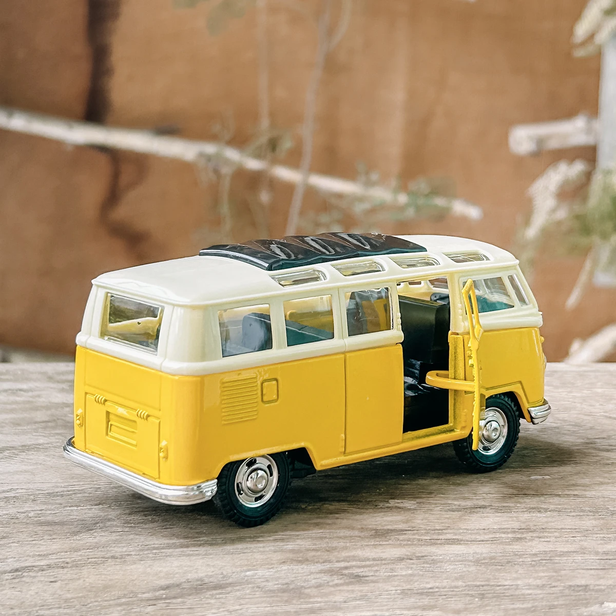 1:32 Alloy Mini Bus Van Model for Collection 2 1:32 Alloy Mini Bus Van Model for Collection - Image 2