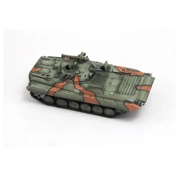1/72 Scale Russian BMP2 Model Tank for Display - Image 4