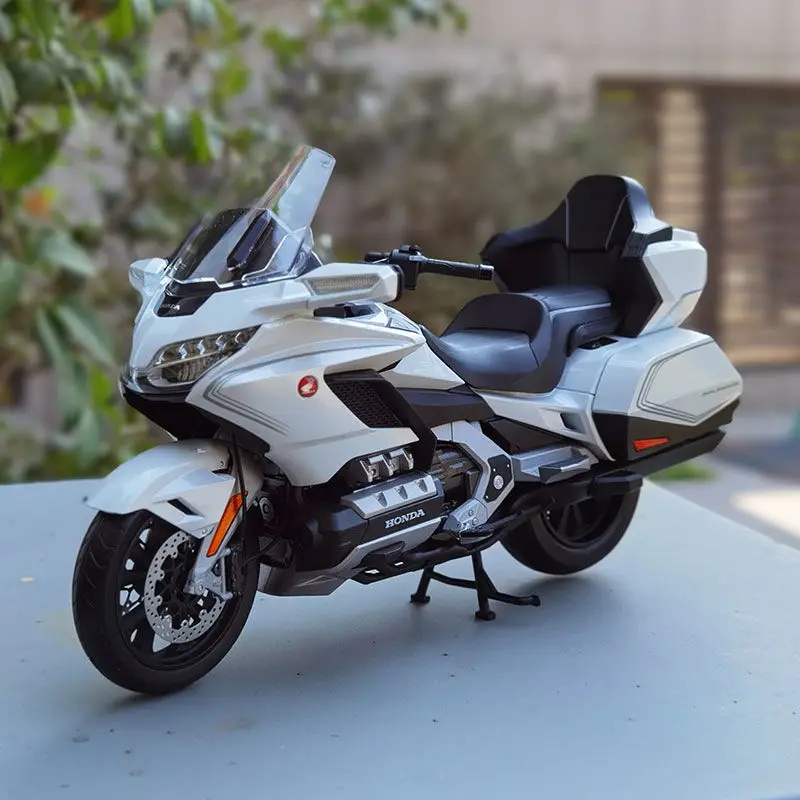1:11 Honda Gold Wing GL800 Alloy Die Cast Motorcycle Model 2 1:11 Honda Gold Wing GL800 Alloy Die Cast Motorcycle Model - Image 2