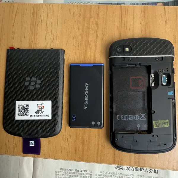 BlackBerry Q10 Vintage Cellphone with QWERTY Keyboard - Image 3