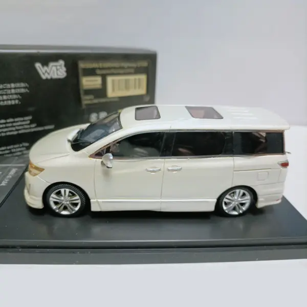 Resin Nissan Highway Star 1:43 Model Collectible - Image 5