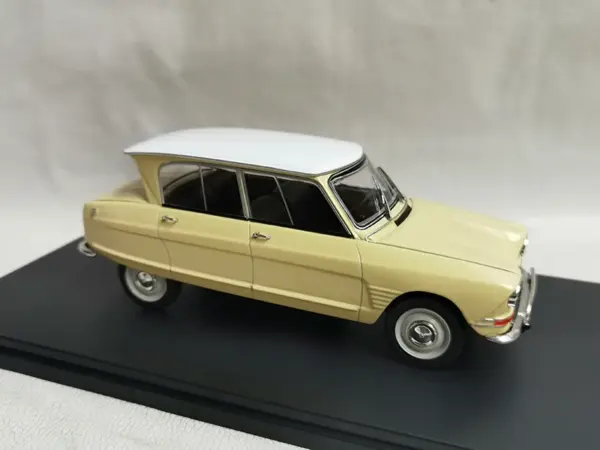Diecast CITROEN AMI 6 Model Car 1:24 Scale - Image 5