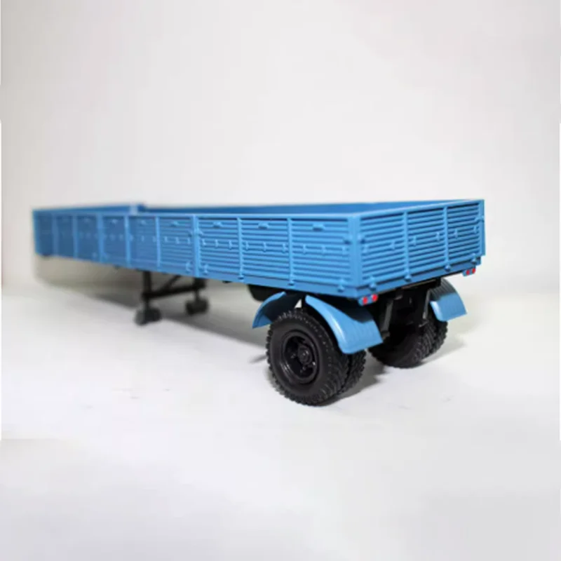 1:43 Scale MAZ Mas 5205 Cargo Truck Model Ornament 4 1:43 Scale MAZ Mas 5205 Cargo Truck Model Ornament - Image 4