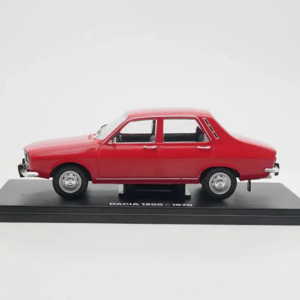 IXO 1:24 Dacia 1300 1970 Diecast Car Model - Image 2