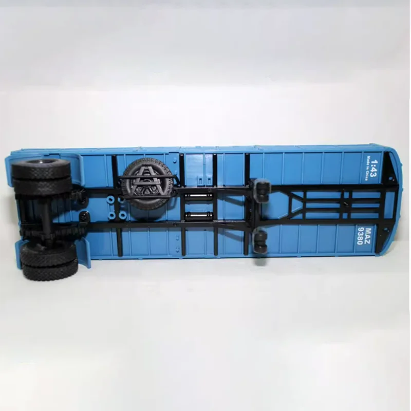 1:43 Scale MAZ Mas 5205 Cargo Truck Model Ornament 2 1:43 Scale MAZ Mas 5205 Cargo Truck Model Ornament - Image 2