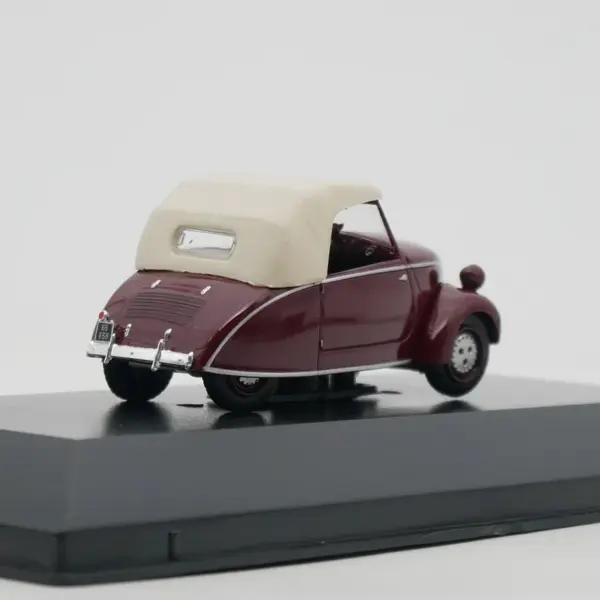 IXO 1:43 Julien 1947 Diecast Vintage Car Model - Image 4