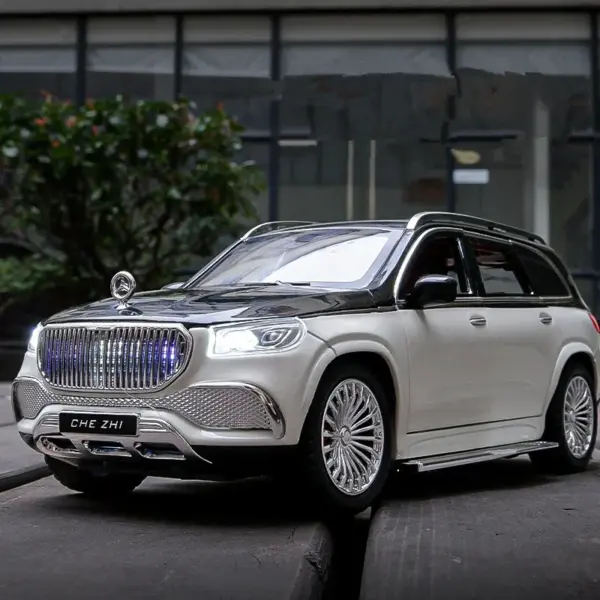 1/24 Maybach GLS600 Alloy Diecast SUV Model - Image 2