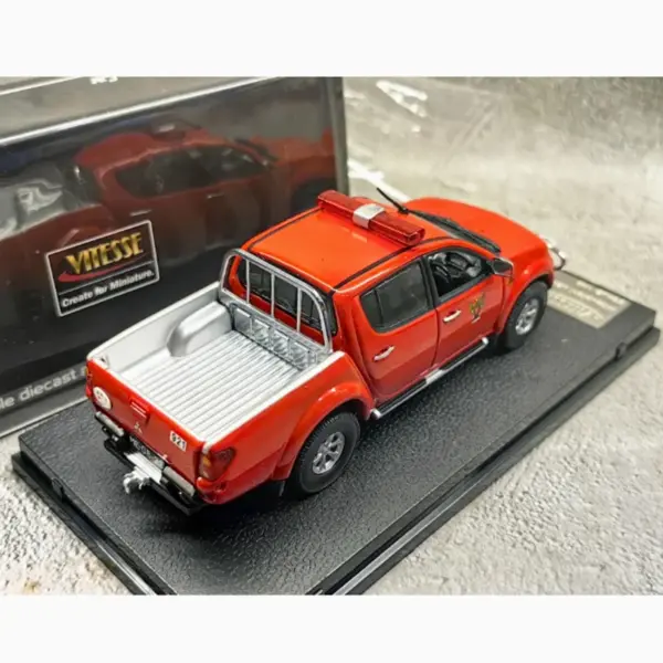 1/43 WELLY Fire Fighter Police Pickup Car Model - Image 3