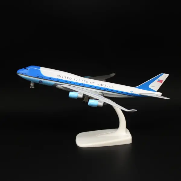 8 Inch Diecast Boeing 747 Airplane Model - Image 20