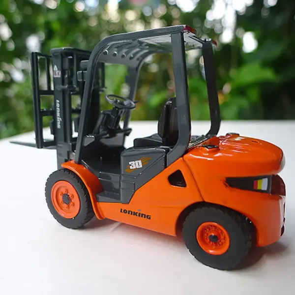 Welly 1/35 Diecast Forklift Model LG30DT - Image 4