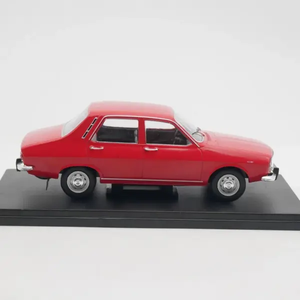 IXO 1:24 Dacia 1300 1970 Diecast Car Model - Image 3