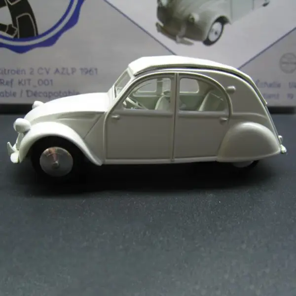 1/43 Scale 2CV AZLP Classic Alloy Model Car - Image 2
