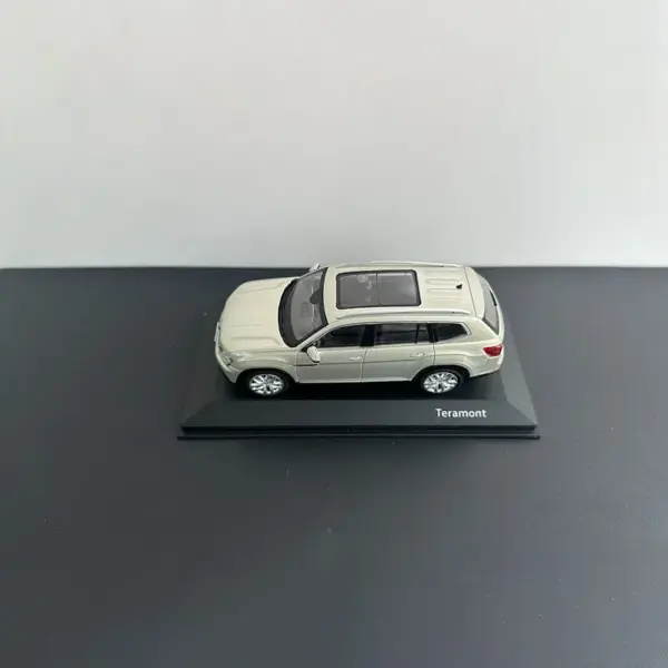JERREN 1:43 Scale Diecast TERAMONT Car Model - Image 5