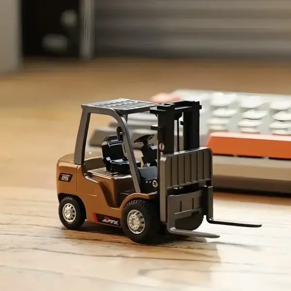 1/64 Scale Remote-Controlled Alloy Forklift Model - Image 6