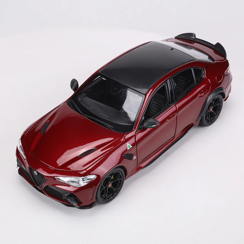 Burago 1:18 Alfa Romeo Giulia GTAm Diecast Model 9 Burago 1:18 Alfa Romeo Giulia GTAm Diecast Model - Image 9
