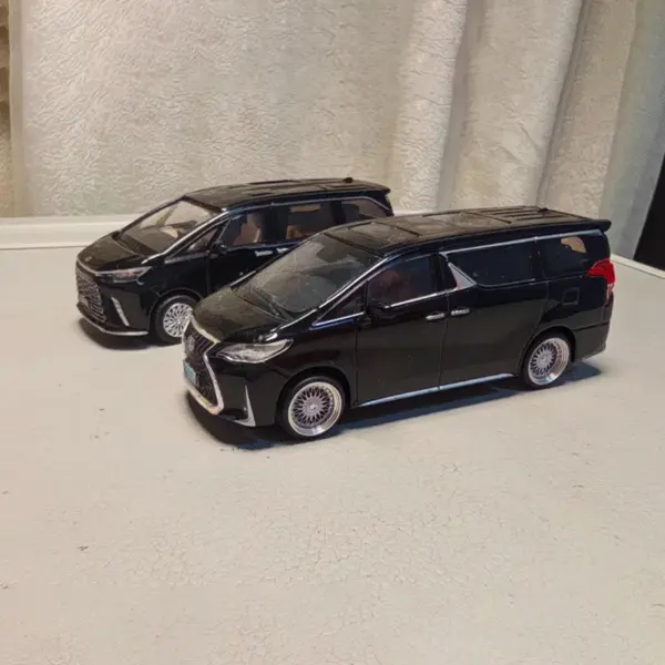 DCT 1:64 Alloy Car Model LM Second Gen Collectible - Image 3