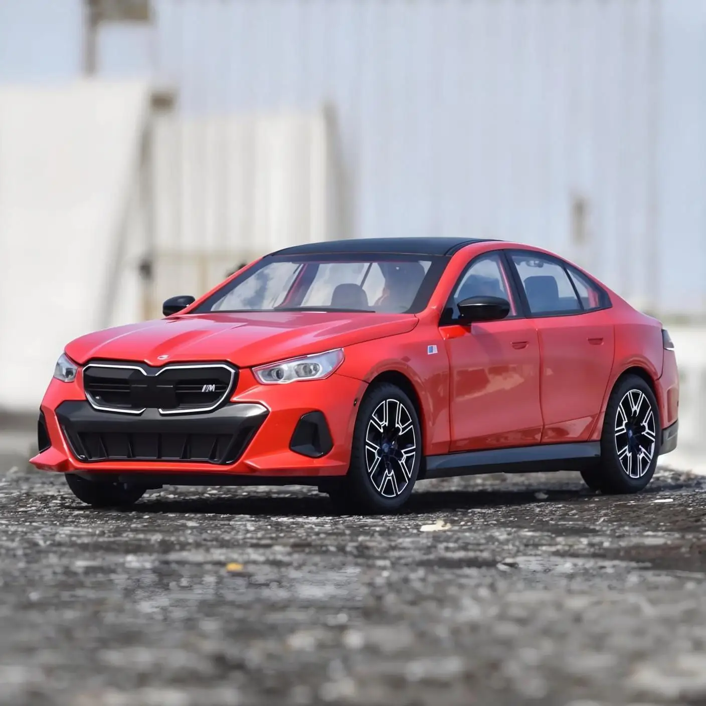 1:24 BMW I5 M60 Xdrive Diecast Model Car 4 1:24 BMW I5 M60 Xdrive Diecast Model Car - Image 4