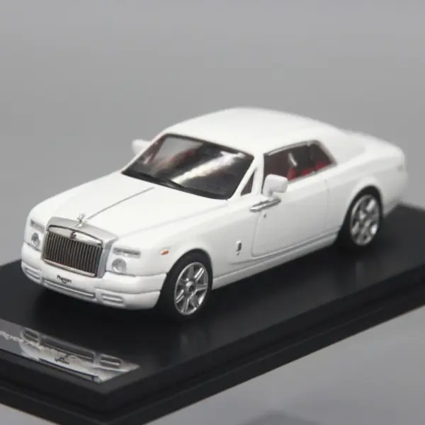 1/64 Scale Diecast Phantom Alloy Car Model - Image 9