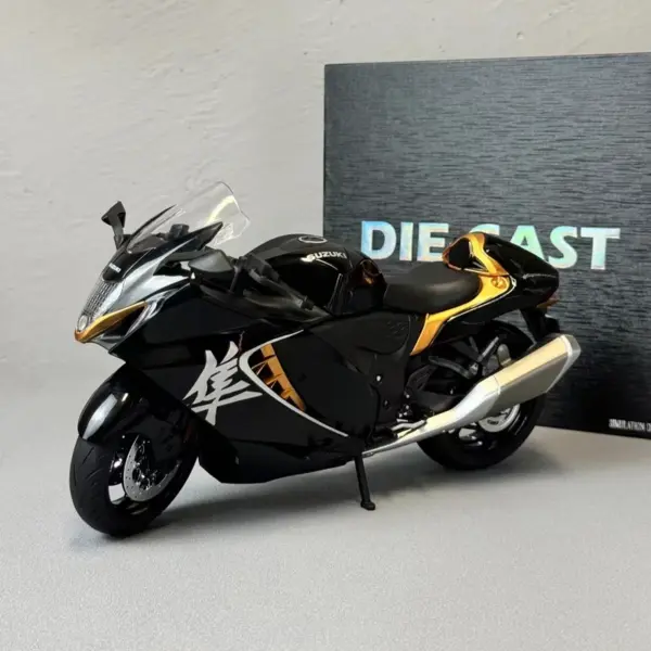 1:9 Suzuki Hayabusa GSX-1300R Diecast Motorcycle Model - Image 5