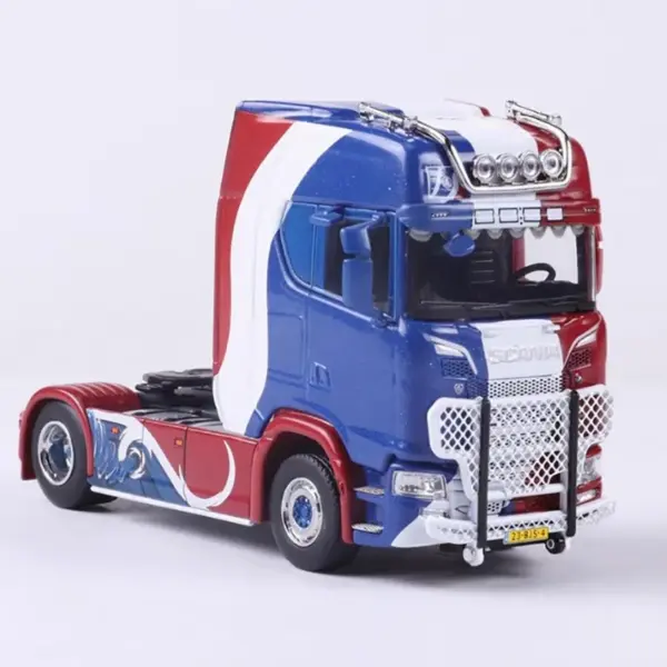 GCD 1/64 Scale Alloy Tractor Model Collectible - Image 2
