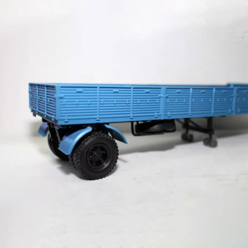 1:43 Scale MAZ Mas 5205 Cargo Truck Model Ornament 3 1:43 Scale MAZ Mas 5205 Cargo Truck Model Ornament - Image 3