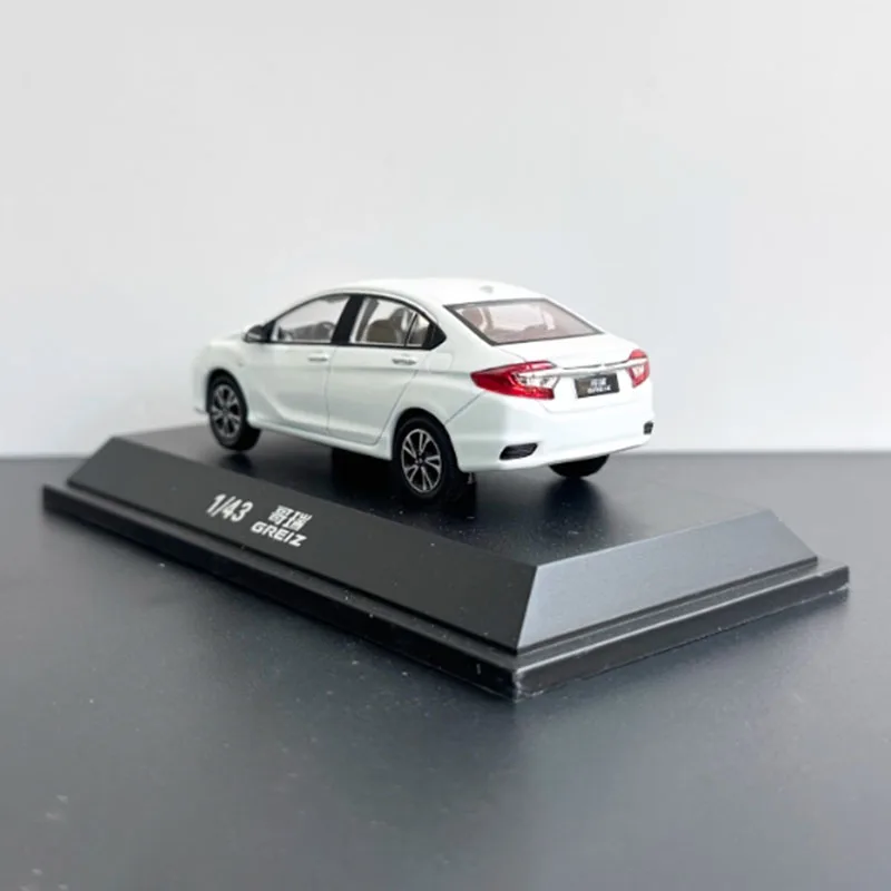 Honda GREIZ Alloy Model 1:43 Collectible Toy 4 Honda GREIZ Alloy Model 1:43 Collectible Toy - Image 4